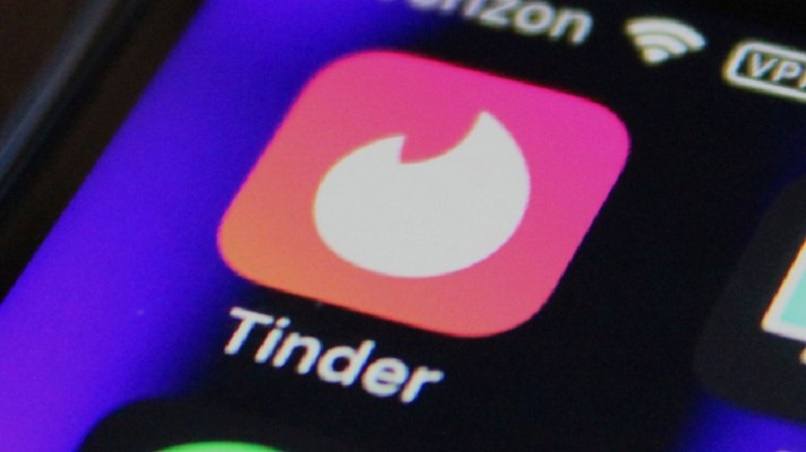 App Tinder en menú principal