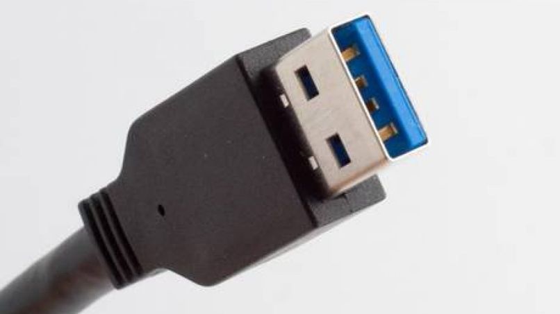 USB-Kabel zum Anschließen