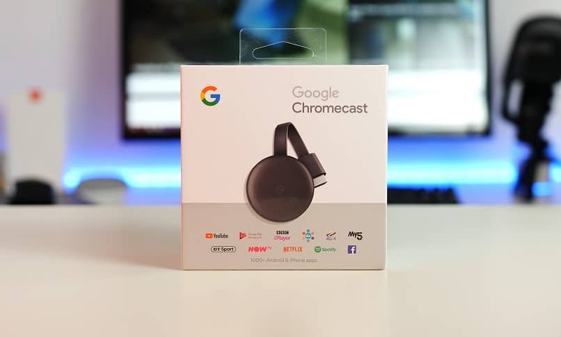 Chromecast-Gerät in seiner Box