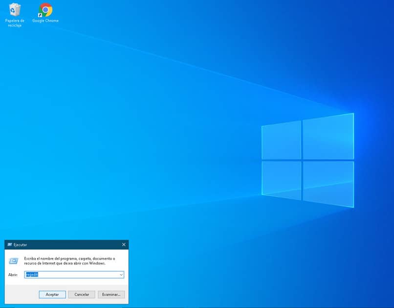 escribir regedit en el cuadro