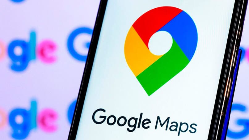 telefono movil con la aplicacion de google maps