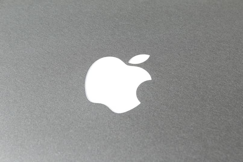 agregar o eliminar botones de la barra tactil de la macbook de apple