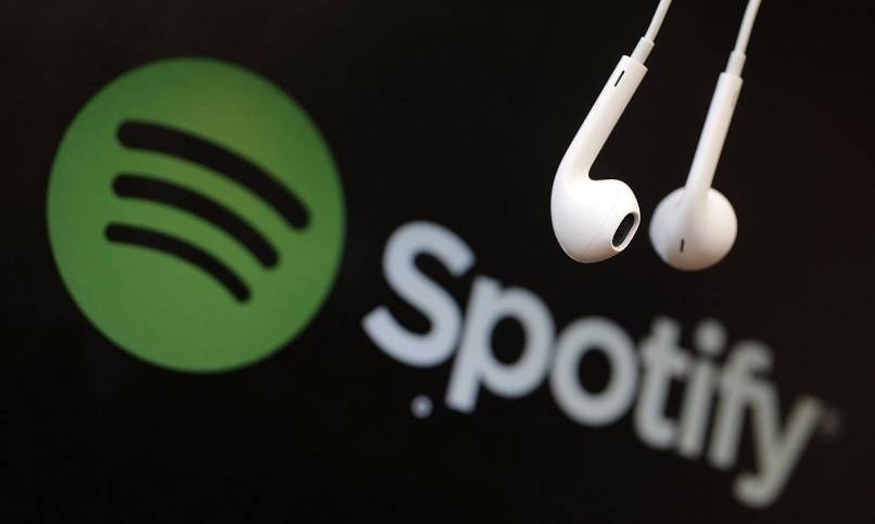 Spotify-Logo und Kopfhörer