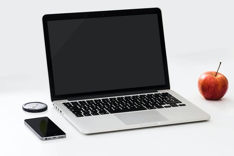 Apple-Laptop