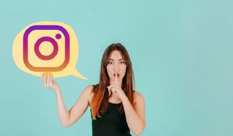 mujer pidiendo silencio con logo de instagram