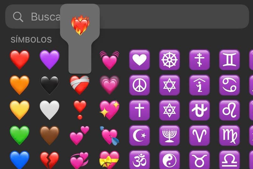 seleccionar el emoji de corazon con fuego