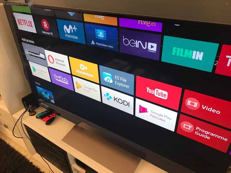smart tv con aplicaciones instaladas