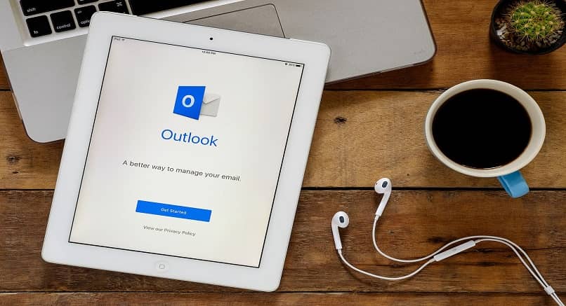 Melden Sie sich auf dem Tablet im Outlook-Konto an