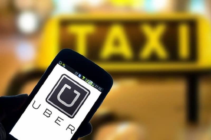 movil app uber mano taxi