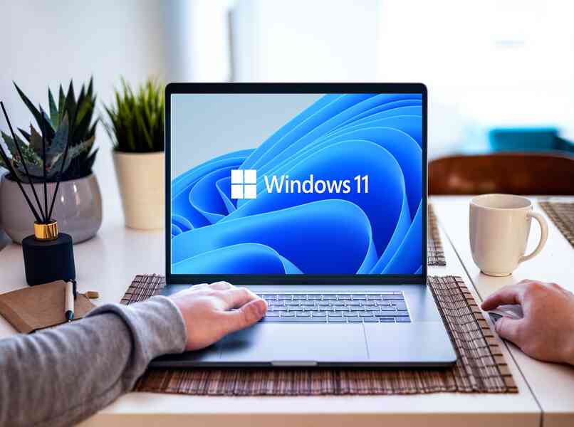 Laptop mit Windows 11-System